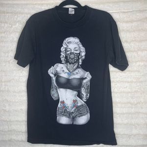 Marilyn Monroe Tattoo Med black white shirt Alstyle vintage style